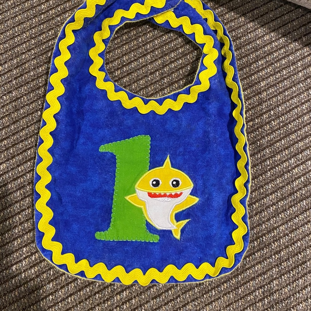 Baby Shark 1st Birthday Bib